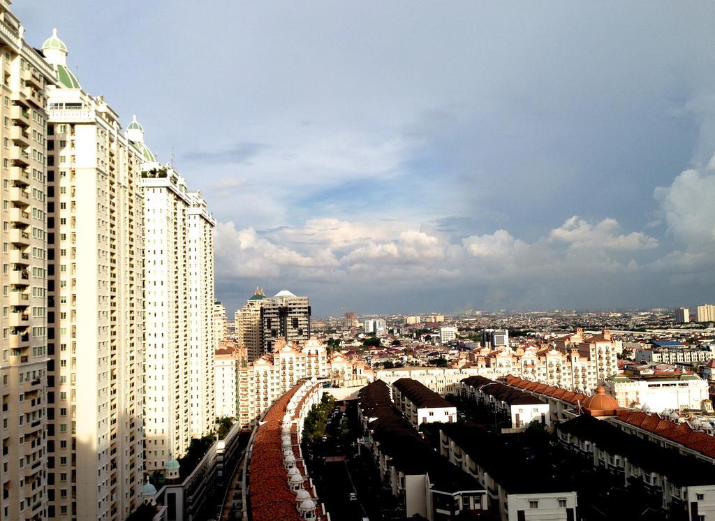 Ravarine Suite Apartment Jakarta Extérieur photo